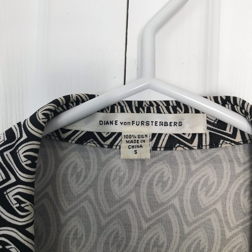 Vintage Diane Von Furstenberg Wrap Dress - Picture 3 of 3